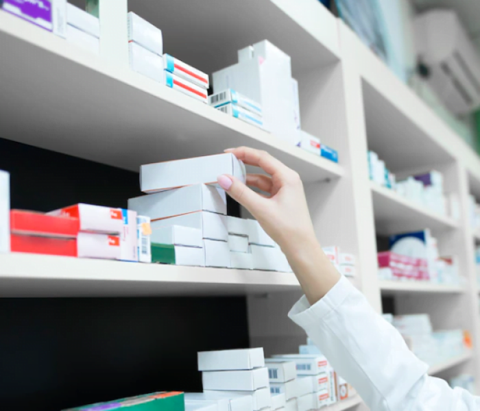 Free-Photo-_-Closeup-view-of-pharmacist-hand-taking-medicine-box-from-the-shelf-in-drug-store Free-Photo-_-Closeup-view-of-pharmacist-hand-taking-medicine-box-from-the-shelf-in-drug-store